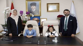 Akdenizde başkanlık koltuğuna çocuklar oturdu