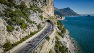 AKRA Gran Fondada pedallar, Kemerin eşsiz manzarasında dönecek