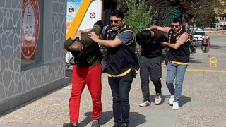 Aksaraydaki polis-hırsız kovalamacasında hırsız kardeşler tutuklandı
