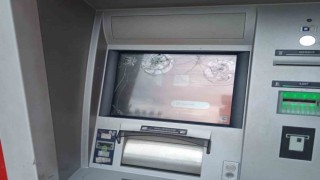 Alanyada ATMnin ekranına zarar verildi