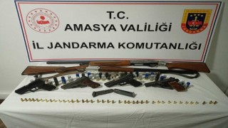 Amasyada gazinoya operasyonda 6 ruhsatsız silah ele geçirildi: 6 gözaltı