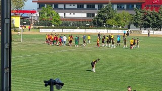 Amatör maçta kavga çıktı: futbolcular maçı terk etti