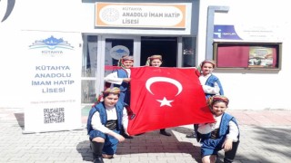 Anadolu İmam Hatip Lisesi öğrencileri farklı ülkelerde Kütahyayı tanıtıyor