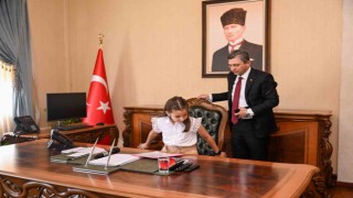 Antalyanın çocuk valisi makamı devraldı