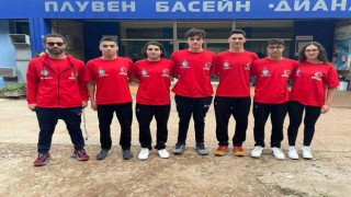Antalyasporlu kulaçlardan 3er madalya