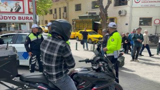 Araç girişinin yasak olduğu caddede polis denetim yaptı