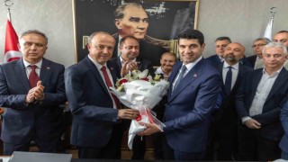 Avcılar Belediye Başkanı seçilen Utku Caner Çaykara görevi devraldı
