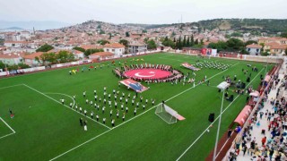 Ayvalıkta minik yüreklerin 23 Nisan coşkusu