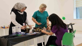 Bağımlılıkla mücadele eden çocuklar bu merkezde hayata tutunuyor