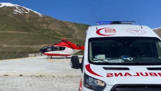 Bahçesarayda iki hasta ambulans helikopterle hastaneye sevk edildi
