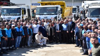 Balaban, şantiye personeliyle bayramlaştı