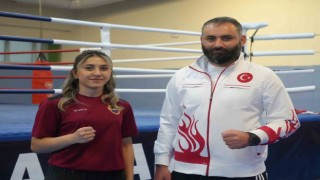 Balkan şampiyonu Asuman, dünya şampiyonasında altın madalya için ringe çıkacak