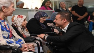 Başkan Ahmet Akın, bayram ziyaretlerini sürdürüyor
