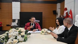 Başkan Ahmet Akın ilk nikâh sözünü tuttu