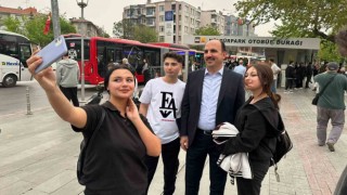 Başkan Altay Kültürparkta vatandaşlarla buluştu