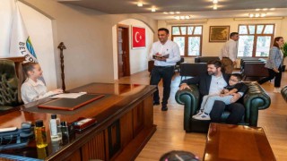 Başkan Boltaç, koltuğunu minik öğrenciye devretti