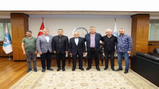 Başkan Büyükkılıça ziyaretçi akını