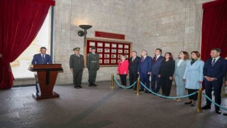 Başkan Çerçioğlu, Anıtkabiri ziyaret etti
