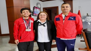 Başkan Gençay genç sporcuları ağırladı