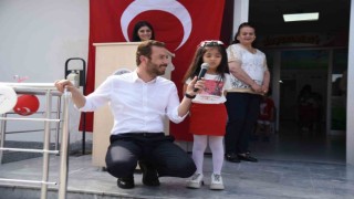 Başkan Kadir Aydar, 23 Nisanı çocuklarla beraber geçirdi