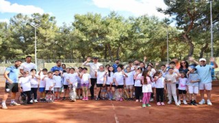 Başkan Kotan turnuvada tenis oynadı