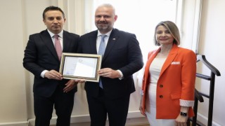 Başkan Pehlivan mazbatasını aldı