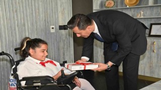 Başkanlar makamlarını miniklere devretti