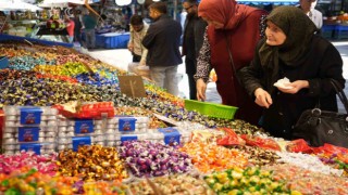 Bayram şekerleri tezgahlardaki yerini aldı