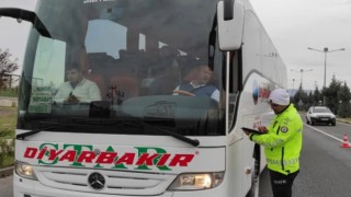 Bayram tatilinde 6 günde meydana gelen trafik kazalarında 48 kişi hayatını kaybetti, 6 bin 184 kişi ise yaralandı