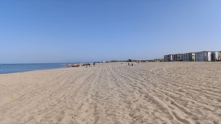 Bayramlarda dolup taşan o sahil bu kez boş kaldı