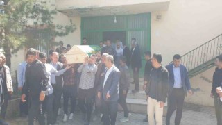 Beşiktaştaki yangında hayatını kaybeden 2 Şırnaklı İdilde defnedildi