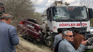 Beton mikseri ile otomobil çarpıştı: 1 ölü