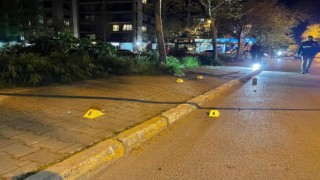 Beylikdüzünde boşanma aşamasındaki karısını sokak ortasında defalarca bıçakladı