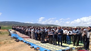 Beyşehirde çiftçiler yağmur duasına çıktı