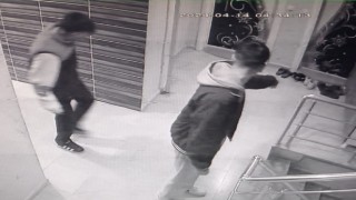 Bilecikte ayakkabı hırsızları güvenlik kamerasına yakalandı