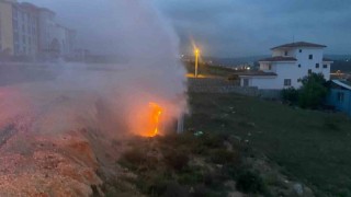 Bilecikte devrilen kamyonet alev aldı