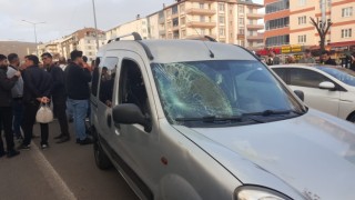 Bingölde hafif ticari aracın çarptığı yaya yaralandı: Aynı yerde ikinci kaza