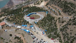 Boğalar yeni Yusufelinde ilk kez arenaya çıktı