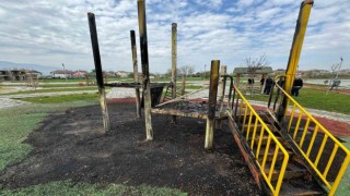 Bolu Belediyesinin yaptığı park kundaklandı