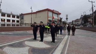 Boluda Türk Polis Teşkilatının 179. kuruluş yıl dönümü için çelenk sunma töreni düzenlendi