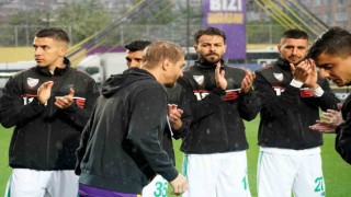 Boluspor, Süper Lige çıkmayı garantileyen Eyüpsporu alkışlarla karşıladı