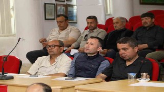 Burhaniyede muhtarlar Başkan Devecileri ziyaret etti