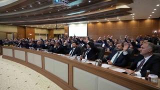 Bursa Büyükşehir Meclisinde su indirimi ve Türkçe tabela kararı