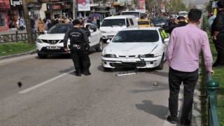 Bursada yaya geçidinde feci kaza: Anne hayatını kaybetti, çocukları yaralandı