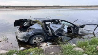 Büyükçekmecede otomobil göle uçtu, sürücü hayatını kaybetti