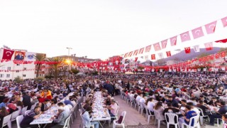 Büyükşehir Belediyesi 227 bin 550 kişilik iftar yemeği ikram etti