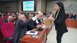 Büyükşehirde Edremitli meclis üyelerine yeni görevleri verildi
