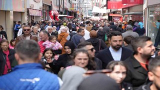 Çarşı pazarda bayram hareketliliği