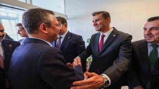 CHP Genel Başkanı Özgür Özel Manisalılara hitap etti