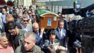 CHP lideri Özgür Özel, CHP TBMM Grup Müdürü Levent Bayraktarın cenaze namazına katıldı